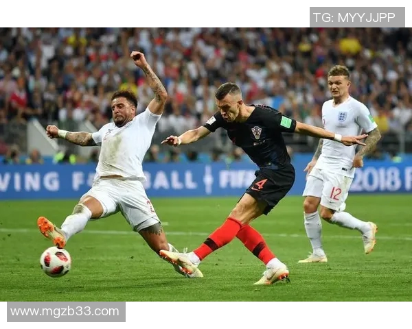 足球明星如何运用技巧与智慧实现过人突破的秘诀与训练方法分享 足球明星如何运用技巧与智慧实现过人突破的秘诀与训练方法分享